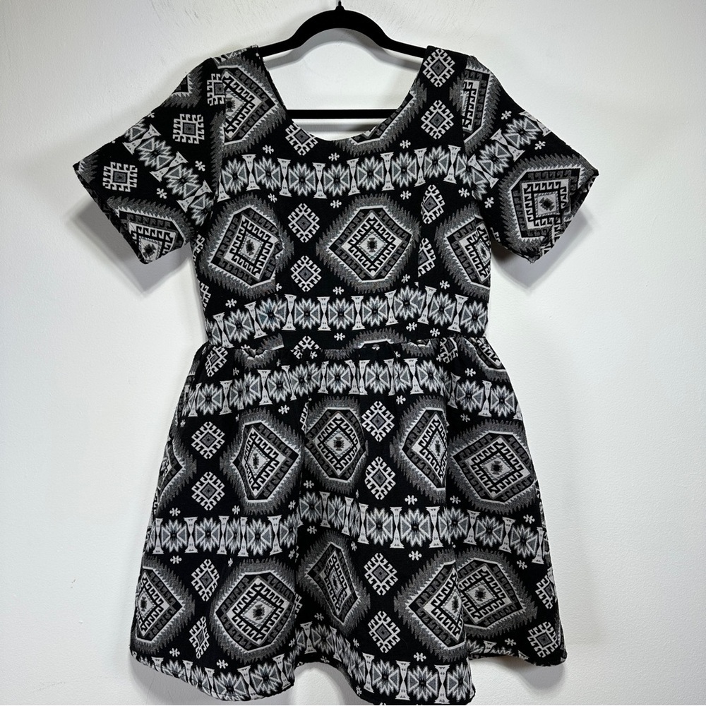 Love Riche Western Geometric Fit Flare Mini Dress Black White L